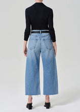 Load image into Gallery viewer, Ayla Raw Hem Crop
