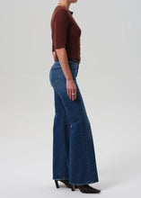 Load image into Gallery viewer, Kimberly 70&#39;s Flair
