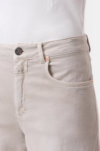 Lyna Pant